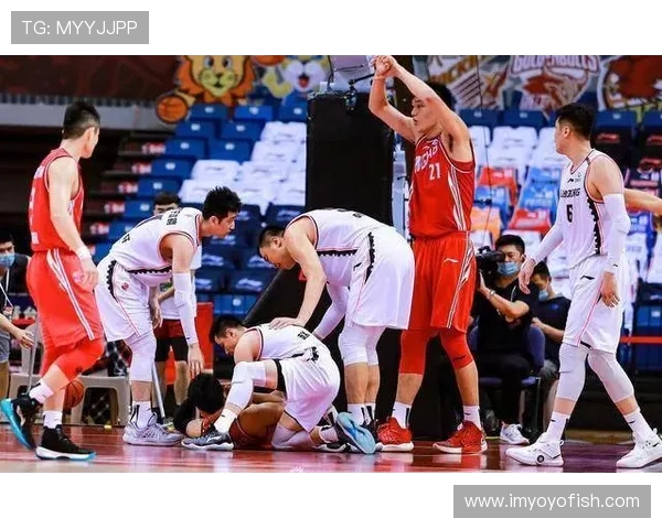 南京篮球队与北京篮球队赛后复盘分析球员个人能力的对比与启示