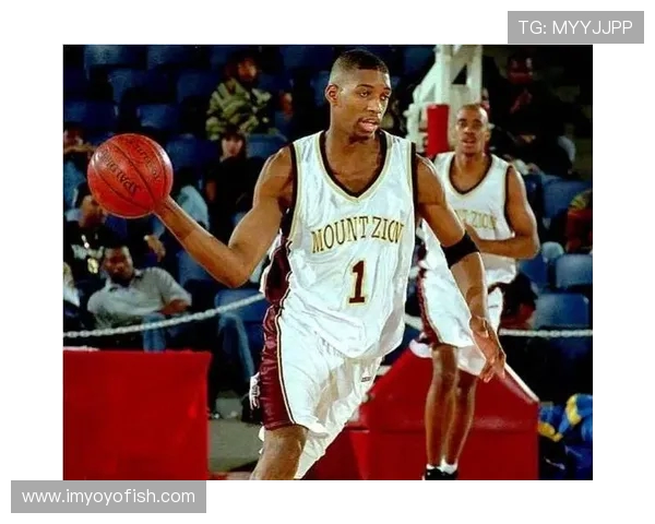 周伟专访:从青涩少年到篮球巨星的成长之路回顾 周伟专访:从青涩少年到篮球巨星的成长之路回顾