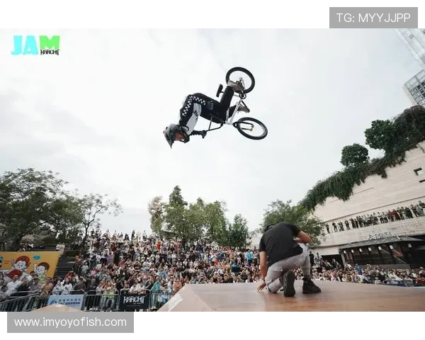 广州极限运动队在滑板精英赛中的默契配合与精彩表现分析