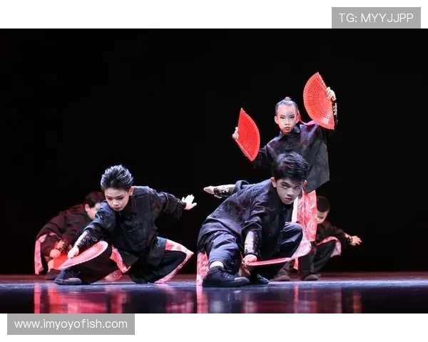 广州街舞队实力大比拼：谁能在舞台上称王称霸